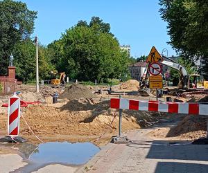 Wznowiono prace przy budowie ronda na skrzyżowaniu ulic Wojskowej i Cmentarnej w Siedlcach. Znalezione tam szczątki zostały już wydobyte