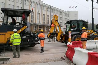 Piątek na placu budowy w centrum Torunia