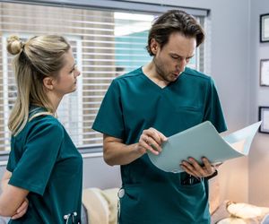 Szpital św. Anny, odcinek 6. Kaja (Ada Szczepaniak), Łukasz Wroński (Jakub Świderski)