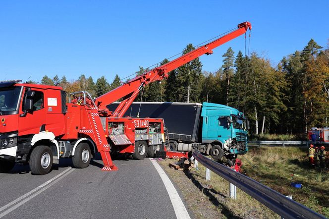 Ciężarówka zmiażdżyła auto nauki jazdy