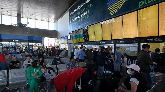 Uchodźcy z Ukrainy masowo wyjeżdżają z Warszawy
