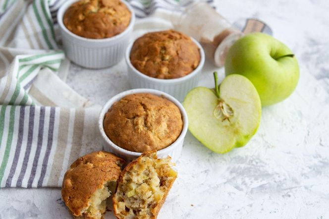muffinki orkiszowe z jabłkami