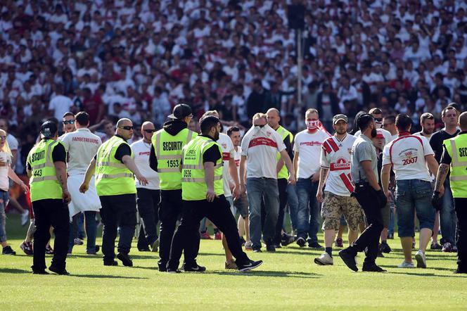 Kibice VFB Stuttgart wtargnęli na murawę