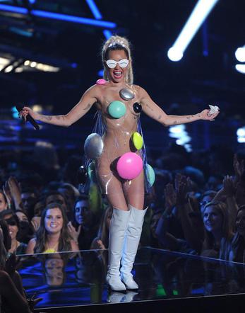 MTV VMA 2015, Miley Cyrus