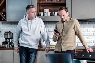 	Pierwsza miłość odc. 3960. Janek (Maciej Mikołajczyk), Artur Kulczycki (Łukasz Płoszajski)