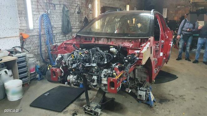 Skradziony SUV był już w częściach