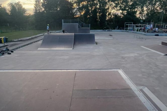 Skatepark wyspa os. Piastowskie