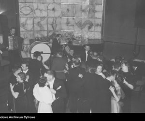 Bal sylwestrowy w lokalu Adria w Warszawie