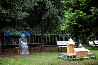 Proboszcz chce usunąć papieża