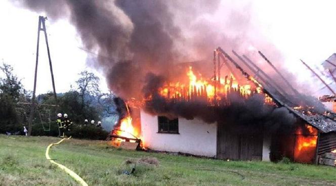 Wilkowisko. Straszny pożar pozbawił domu Barbarę i trójkę jej dzieci. Podpalacz nie miał litości dla rodziny