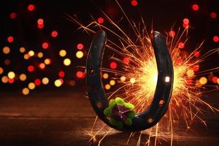 Tego pod żadnym pozorem nie powinniśmy robić w Nowy Rok. Unikniesz cierpienia i nieszczęścia w 2024. Przesądy noworoczne