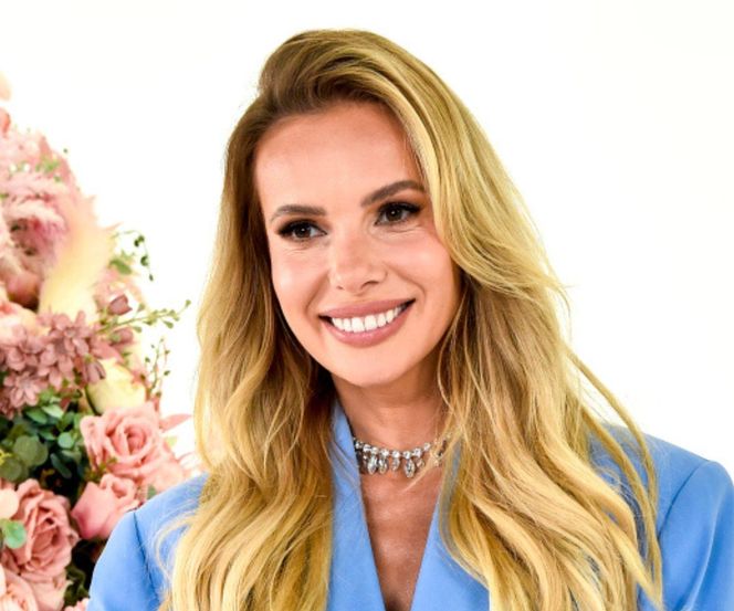 "You Can Dance". Izabela Janachowska nagle przy ludziach zdjęła płaszcz i pokazała odjazdowy stanik! Zrobiło się niezręcznie