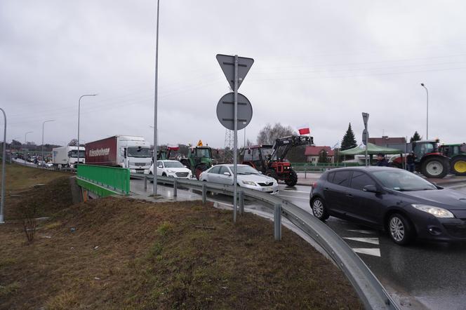 Protest rolników z 20 lutego. Blokada drogi obok Białegostoku