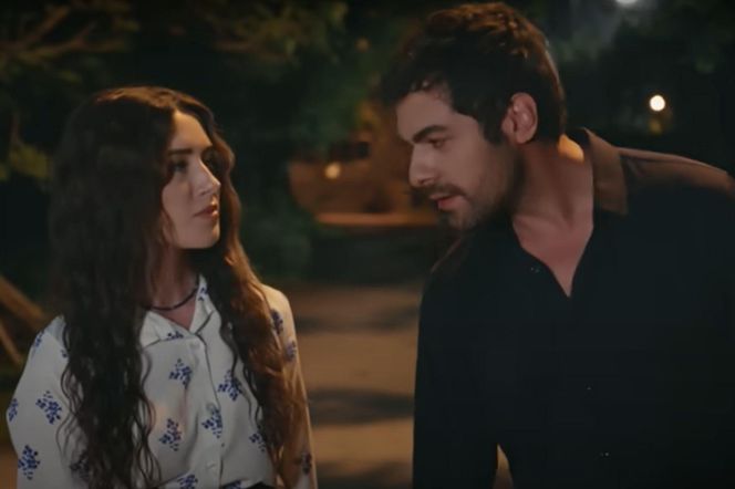 Para pójdzie razem po wodę, gdzie Zeynep opowie Halilowi o miłości 