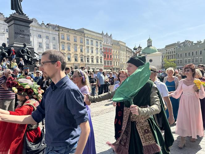 "Polonez wiosenny" na Rynku Głównym w Krakowie