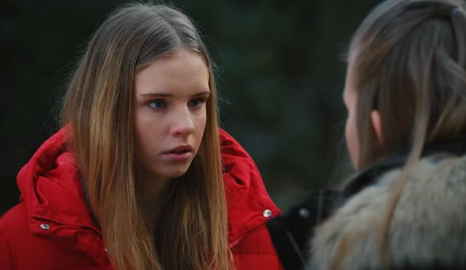 M jak miłość odc. 1864. Lenka (Olga Cybińska), Sara (Nadia Smyczek)