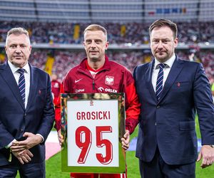 Wzruszające pożegnanie Kamila Grosickiego. Gwiazda reprezentacji Polski zalała się łzami [GALERIA] 