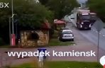 Pas od tira uderzył kobietę prosto w głowę. Wszystko widać na nagraniu