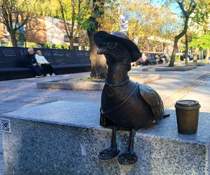 Rzeźby Marianów w Kołobrzegu