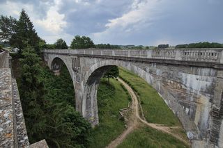   Miejsce na Mazurach Garbatych, które z nazwy nie kojarzy się z Polską. Mieszka w niej garstka osób!