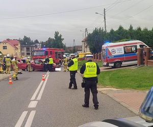 Czołowe zderzenie w Łaziskach. Są ranni