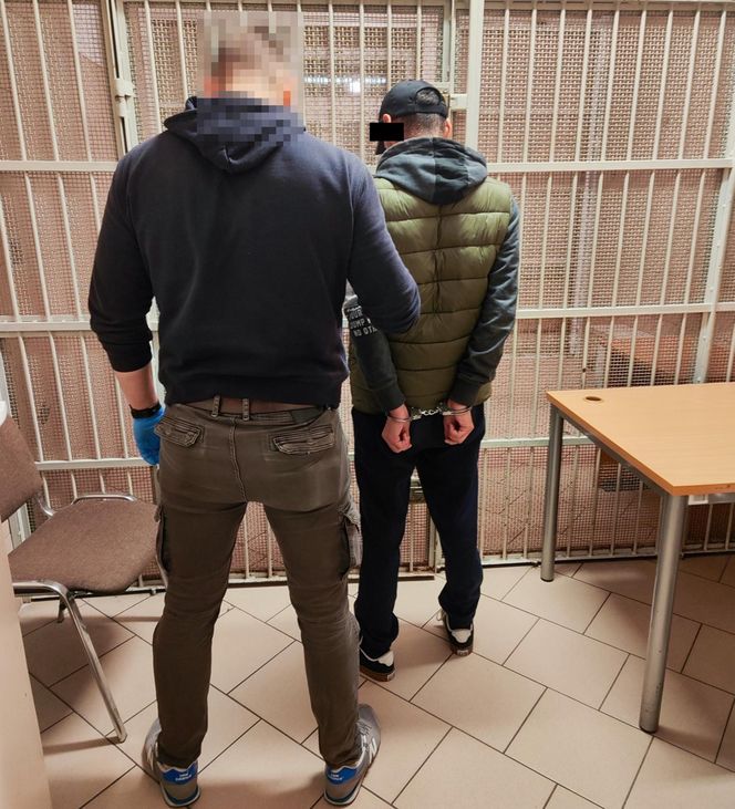 Szajka włamywaczy z Gruzji w rękach policji. Otwierali samochody specjalnym urządzeniem