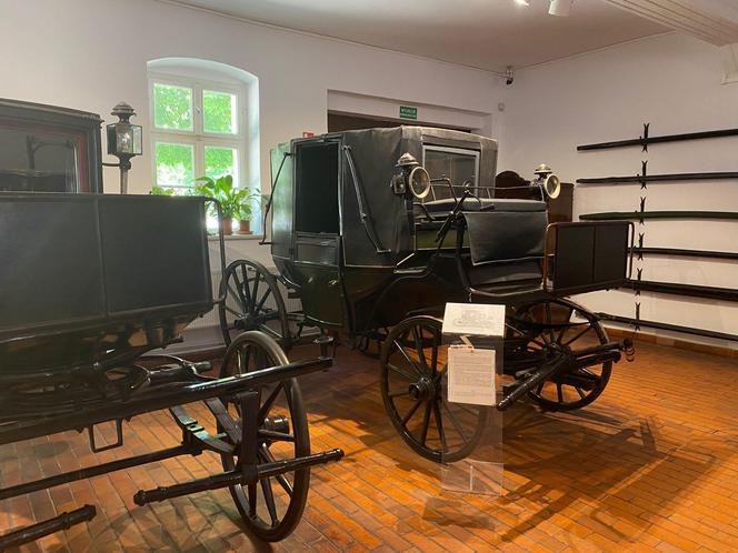 Pałac w Rogalinie zachwyca turystów. Znajduje się 20 kilometrów od Poznania 