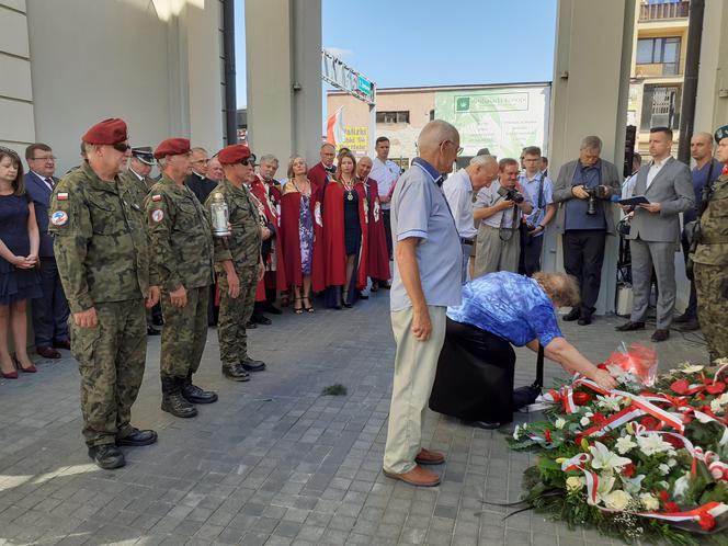 Odsłonięcie tablicy upamiętniającej 100-lecie Cudu nad Wisłą