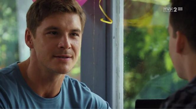 M jak miłość, odcinek 1403. Marcin (Mikołaj Roznerski), Karski (Krzysztof Kwiatkowski)
