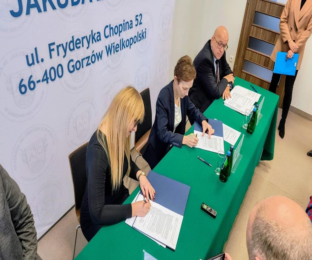 Umowa podpisana, budowę nowego rektoratu AJP czas zacząć