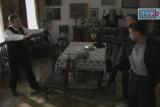 Czas honoru 6 sezon odc. 78. Emilia (Sonia Bohosiewicz), Karkowski (Bartłomiej Kasprzykowski), Bronek (Maciej Zakościelny)