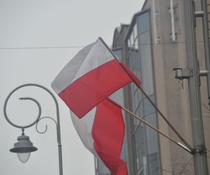 Biało-czerwone flagi na ulicach Kielc