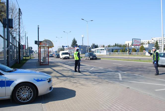 Rzeszowscy policjanci kontrolują czy nowe przepisy nie są łamane