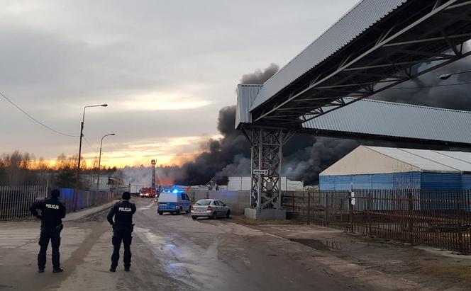 Starachowice: Potężny pożar! Nad miastem kłęby dymu!