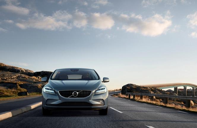 Volvo V40 lifting 2017