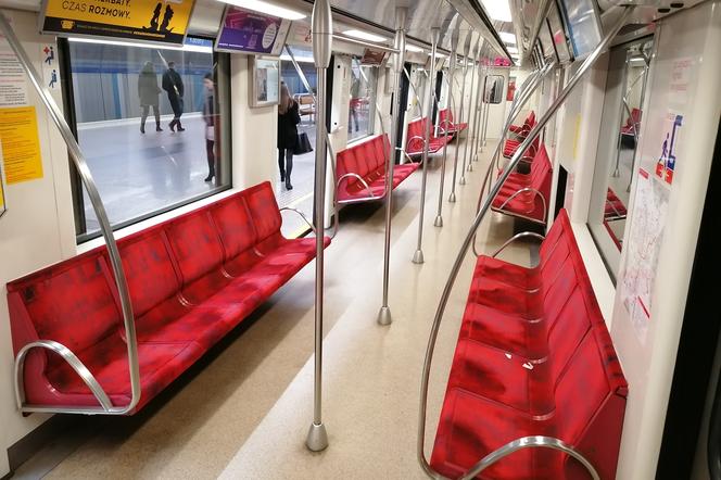 Sylwester 2020: Jak pojedzie metro w Sylwestra? Sprawdź rozkład jazdy metra na Sylwestra