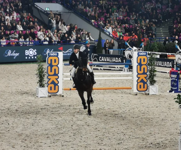 Cavaliada na Torwarze 2025. Niemiecki mistrz olimpijski triumfuje w Warszawie