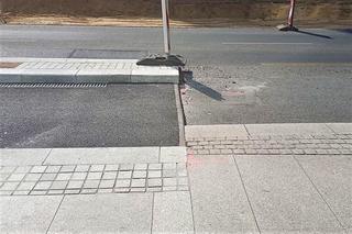 Urwana droga dla rowerów na al. Wyzwolenia