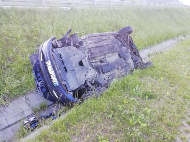 Przeworsk: Dachował na autostradzie i... nic mu się nie stało