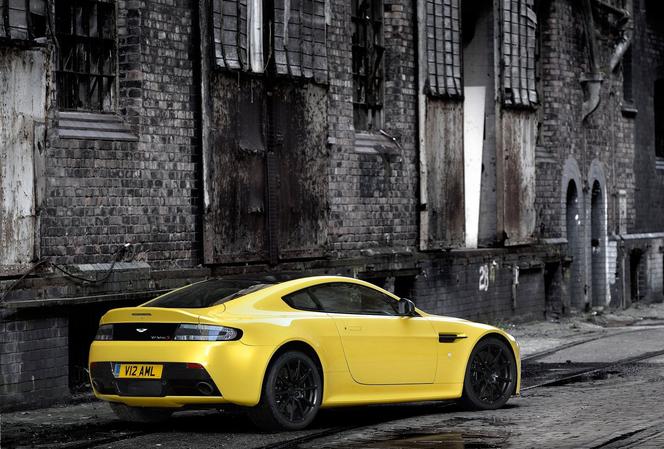 Aston Martin V12 Vantage S