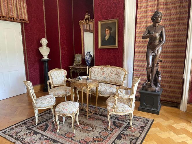 Pałac w Rogalinie zachwyca turystów. Znajduje się 20 kilometrów od Poznania 