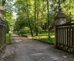 Ten zabytek na Warmii zwiedzają tysiące turystów. Jesienią wygląda magicznie!