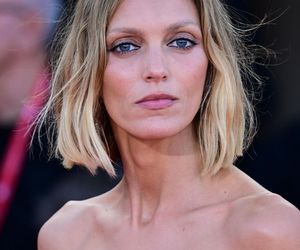 Anja Rubik zachwyciła kreacją na festiwalu w Wenecji. Tylko spójrzcie na tę suknię!