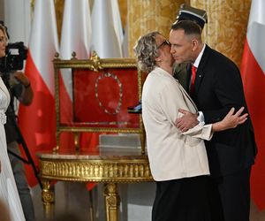 Uroczyste wejście Pary Prezydenckiej do Pałacu Prezydenckiego. Przemarsz ulicami Warszawy