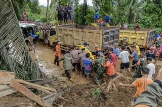 Śmiercionośne powodzie i osunięcia ziemi na Sumatrze