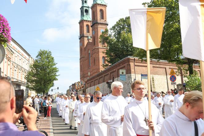 Tysiące kobiet i dziewcząt na pielgrzymce do Piekar Śląskich. "Jestem w Kościele, więc idę"