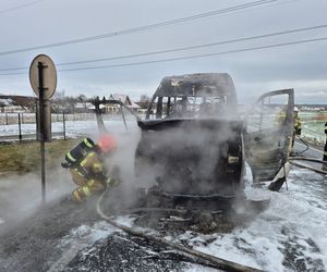 Bus spłonął doszczętnie pod Tarnowem. Podróżowało nim 25 osób