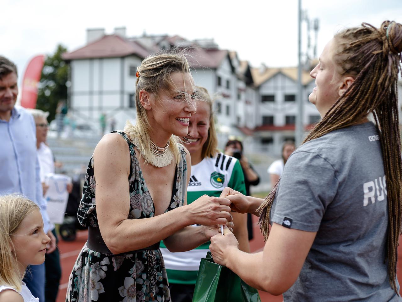 Lata temu pokazała fanom nagie ciało, później tego żałowała. Piękna Sylwia Gruchała zniknęła z mediów i odkrywa inne życie