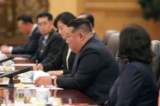 Kim Dzong Un chwali się bogactwem! W kraju głód, dyktator z rodziną żyją w luksusie