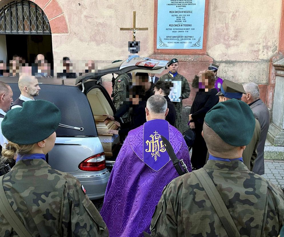 Zginęli w tragicznym wypadku. Ojciec z synkiem spoczęli w jednej trumnie